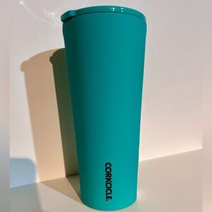 Brand New 24oz Corkcicle Tumbler in “Kokomo”